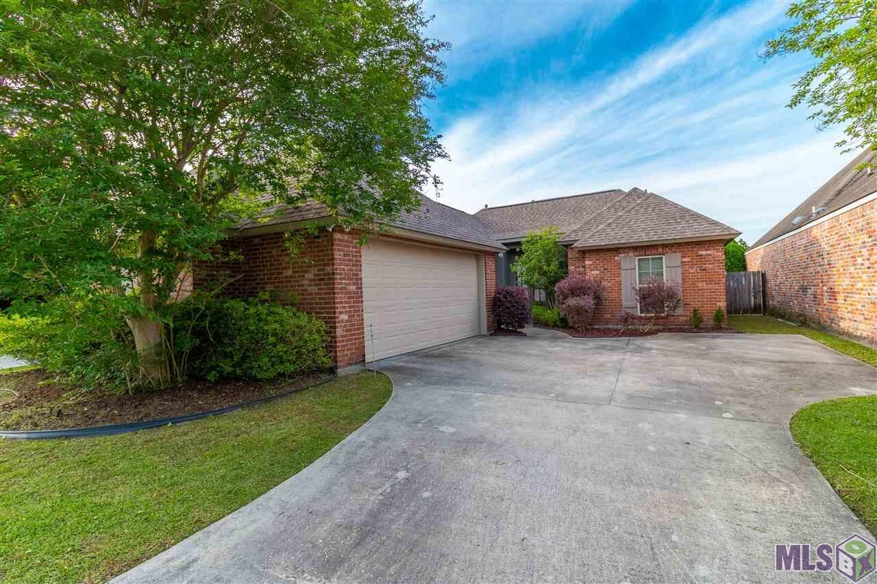 Property Photo:  10371 Springtree Ave  LA 70810 