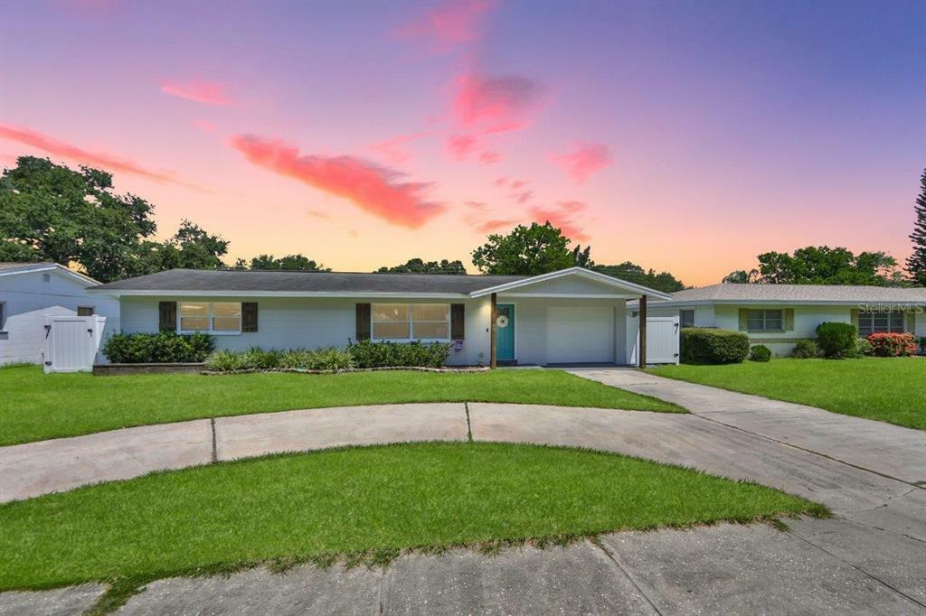 Property Photo:  8065 Ridge Road  FL 33772 