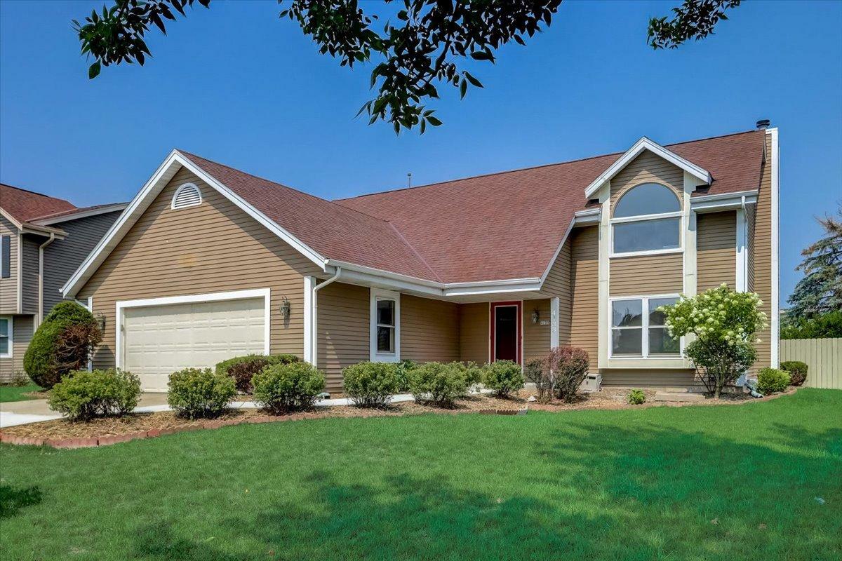 Property Photo: 4133 S Regal Manor Ct WI 53151