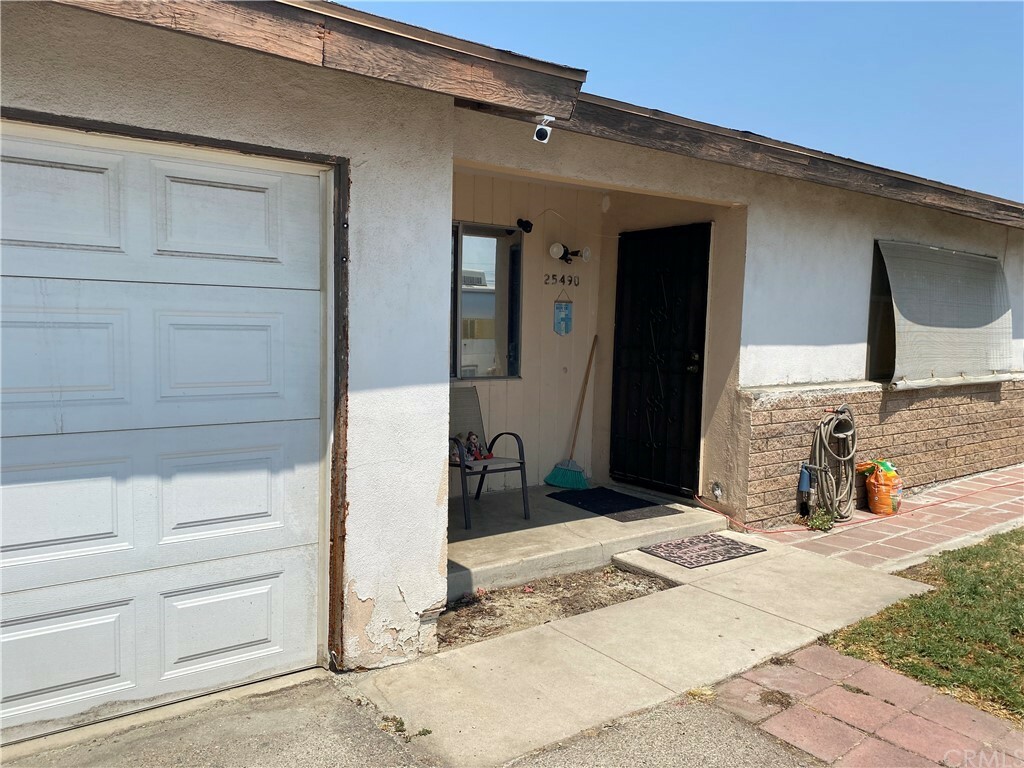 25490 6th Street  San Bernardino CA 92410 photo