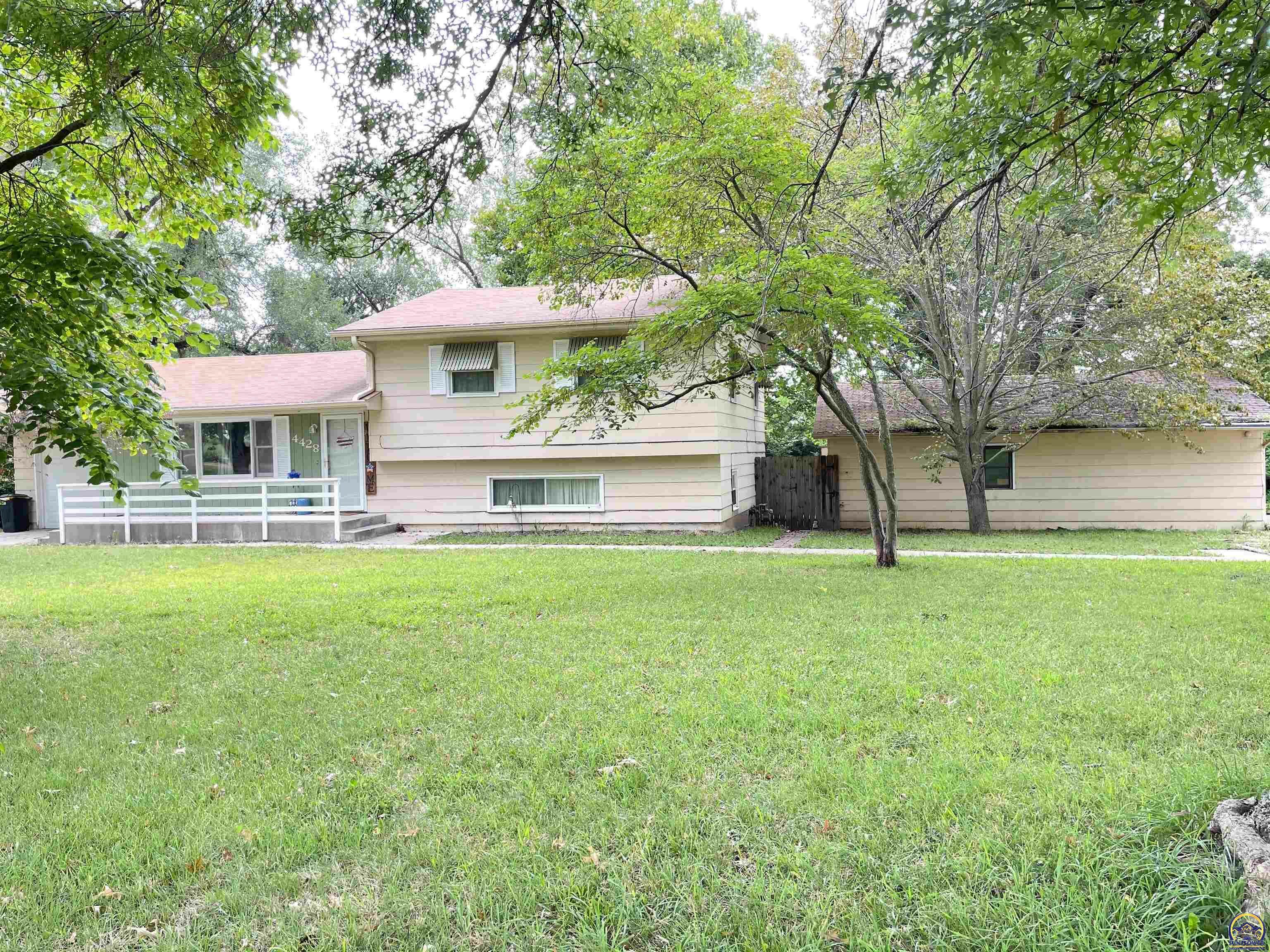 Property Photo:  4428 NE Meriden Rd  KS 66617 