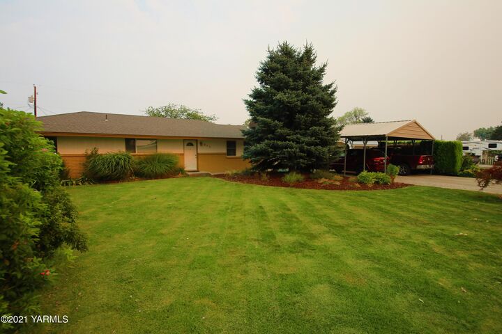 211 S 69th Ave  Yakima WA 98908 photo