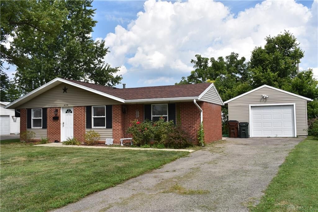 Property Photo: 624 Skyles Road OH 45322