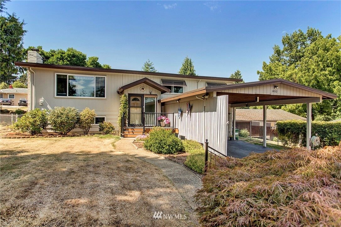 Property Photo:  14013 8th Avenue S  WA 98168 