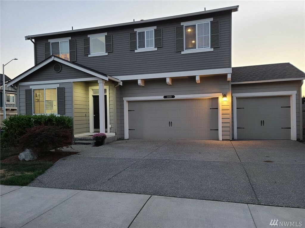 Property Photo:  10010 Agate Ave  WA 98252 