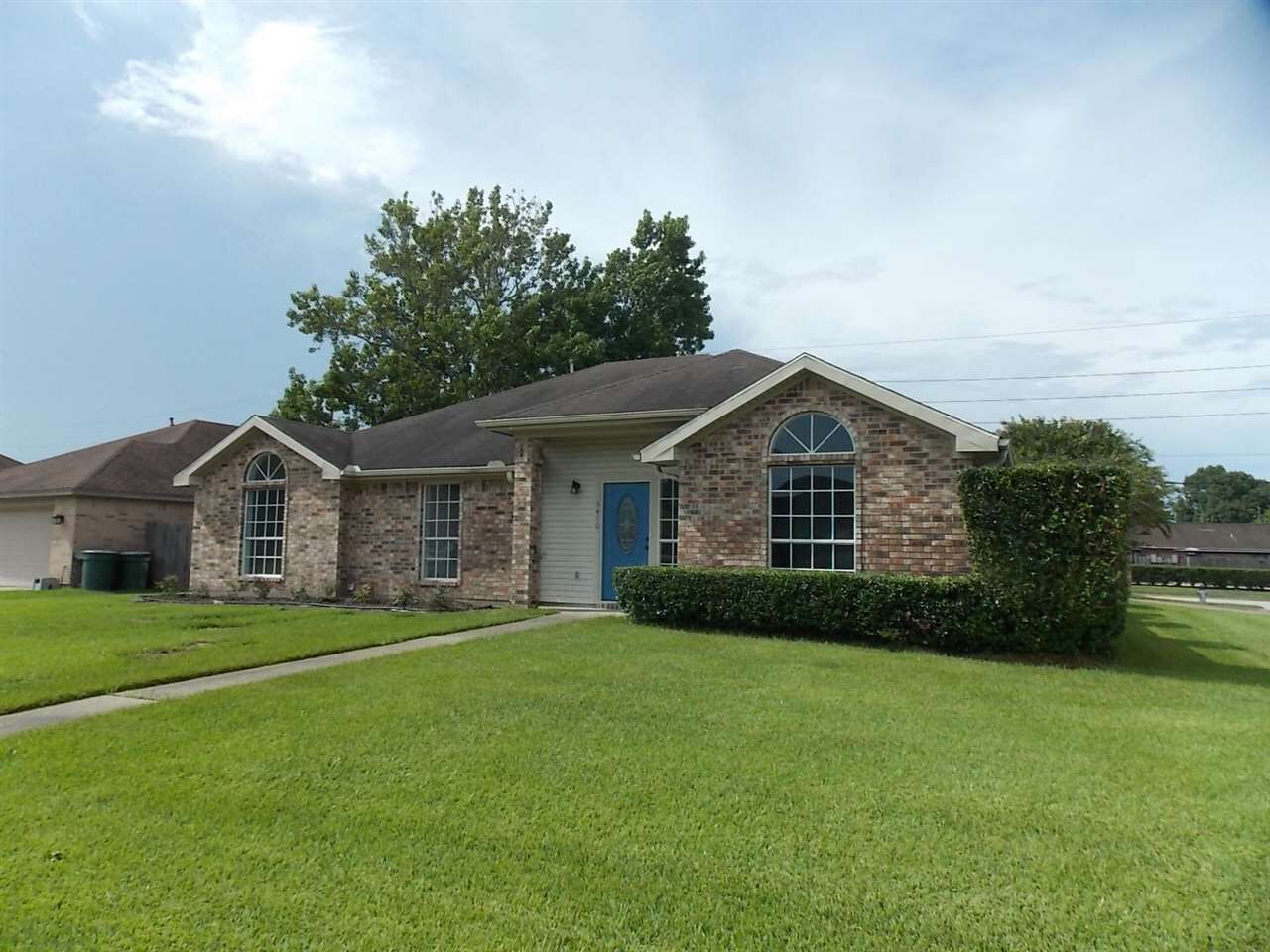 Property Photo: 5410 Greenbriar Ln. TX 77706