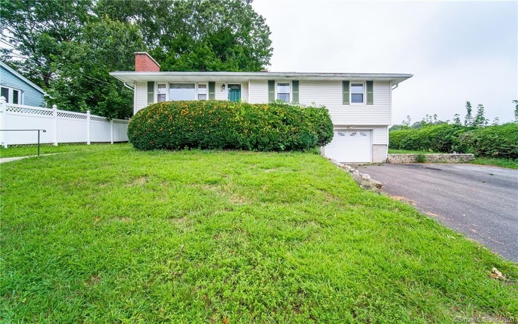 Property Photo:  44 Craigie Avenue  CT 06705 