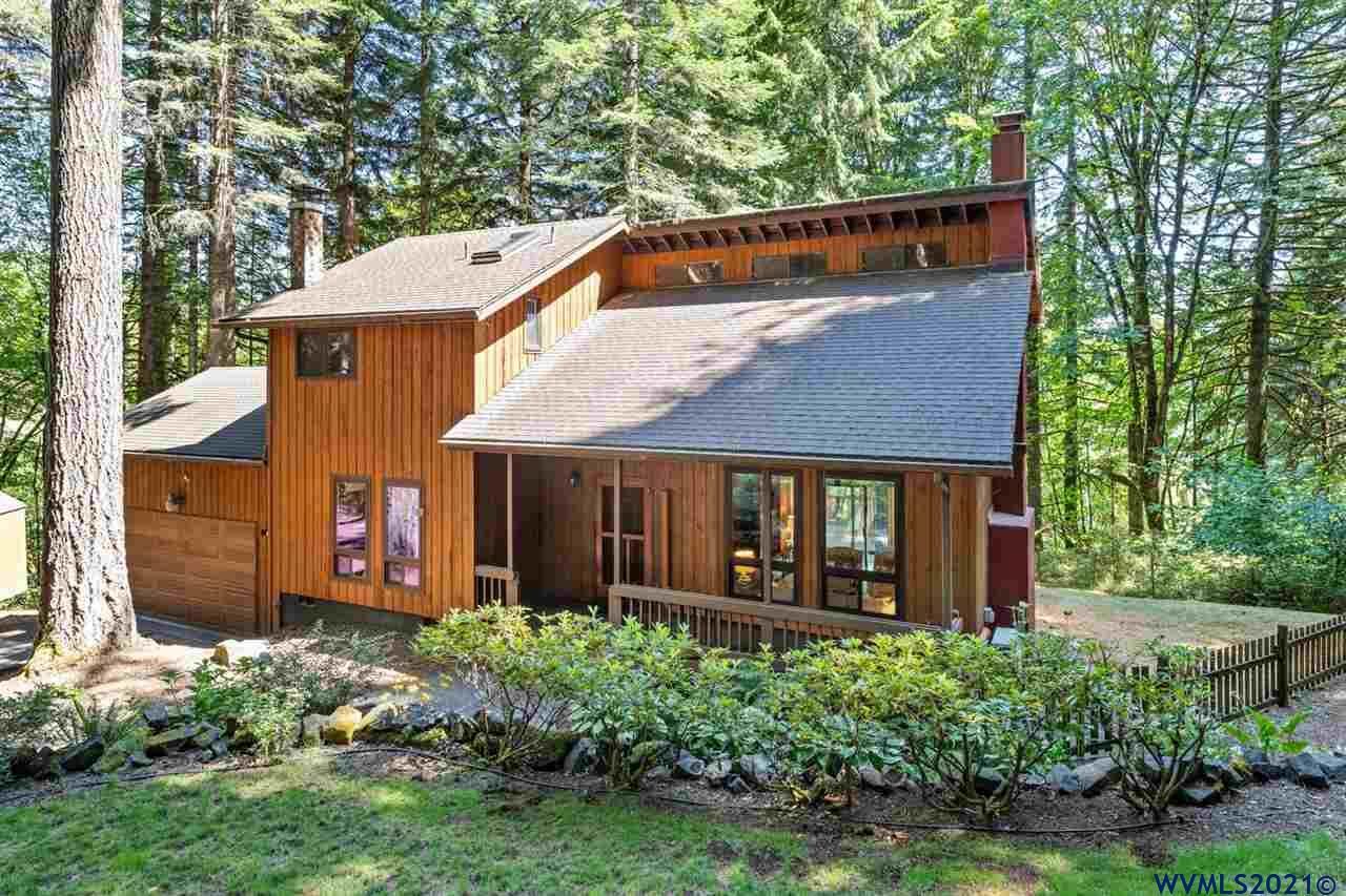 Property Photo: 24056 Highway 20 OR 97370