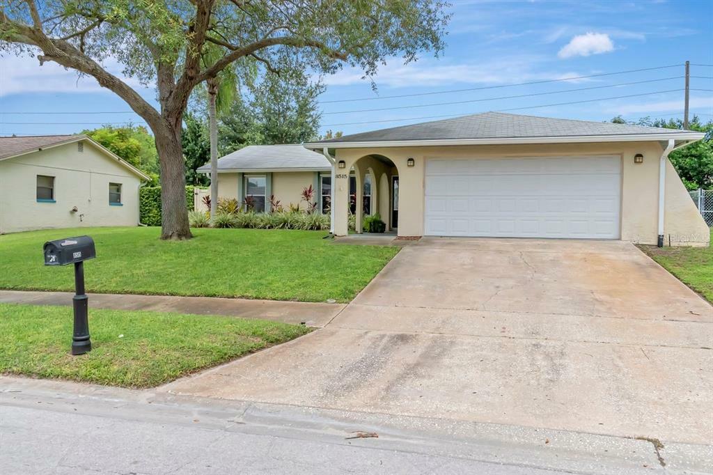 Property Photo:  8515 Woodcrest Drive  FL 34668 