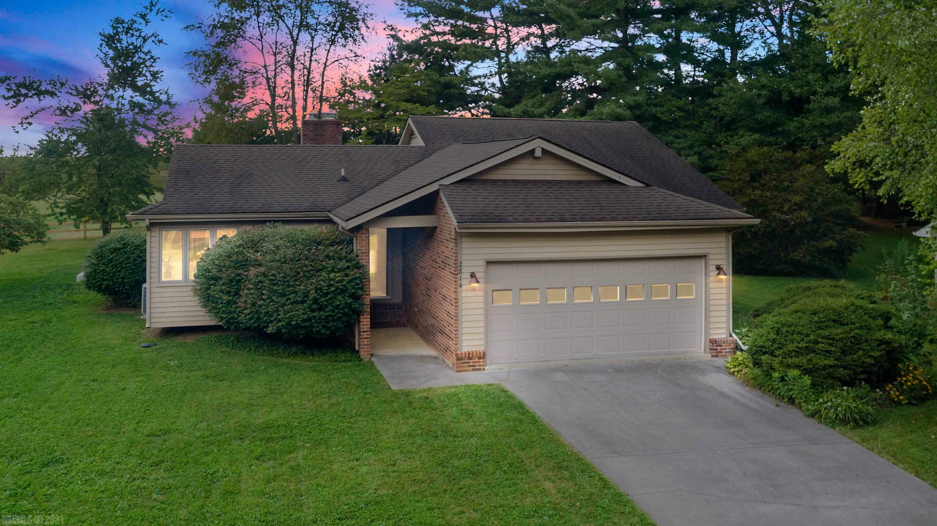 Property Photo:  2814 Tall Oaks Drive  VA 24060 