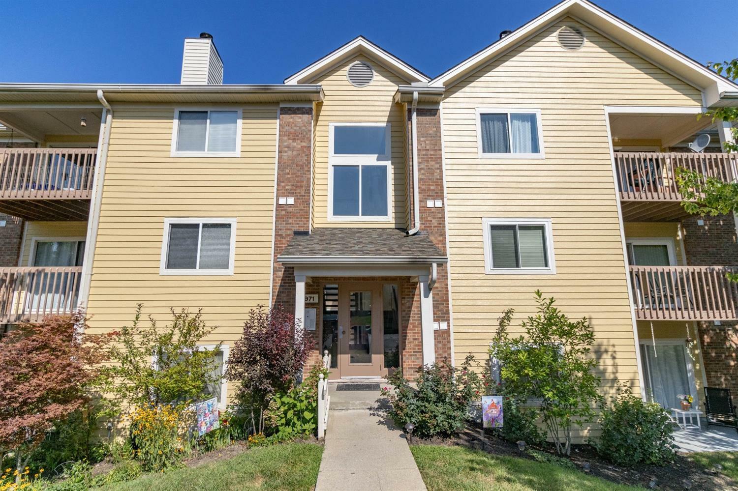Property Photo: 971 Cedar Ridge Dr 10 OH 45245