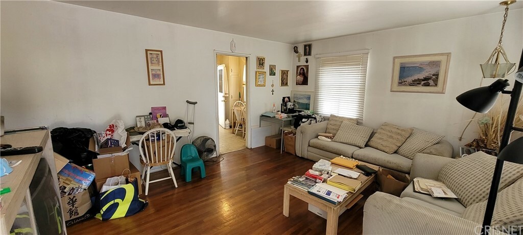 Property Photo:  7051 Garden Grove Avenue  CA 91335 