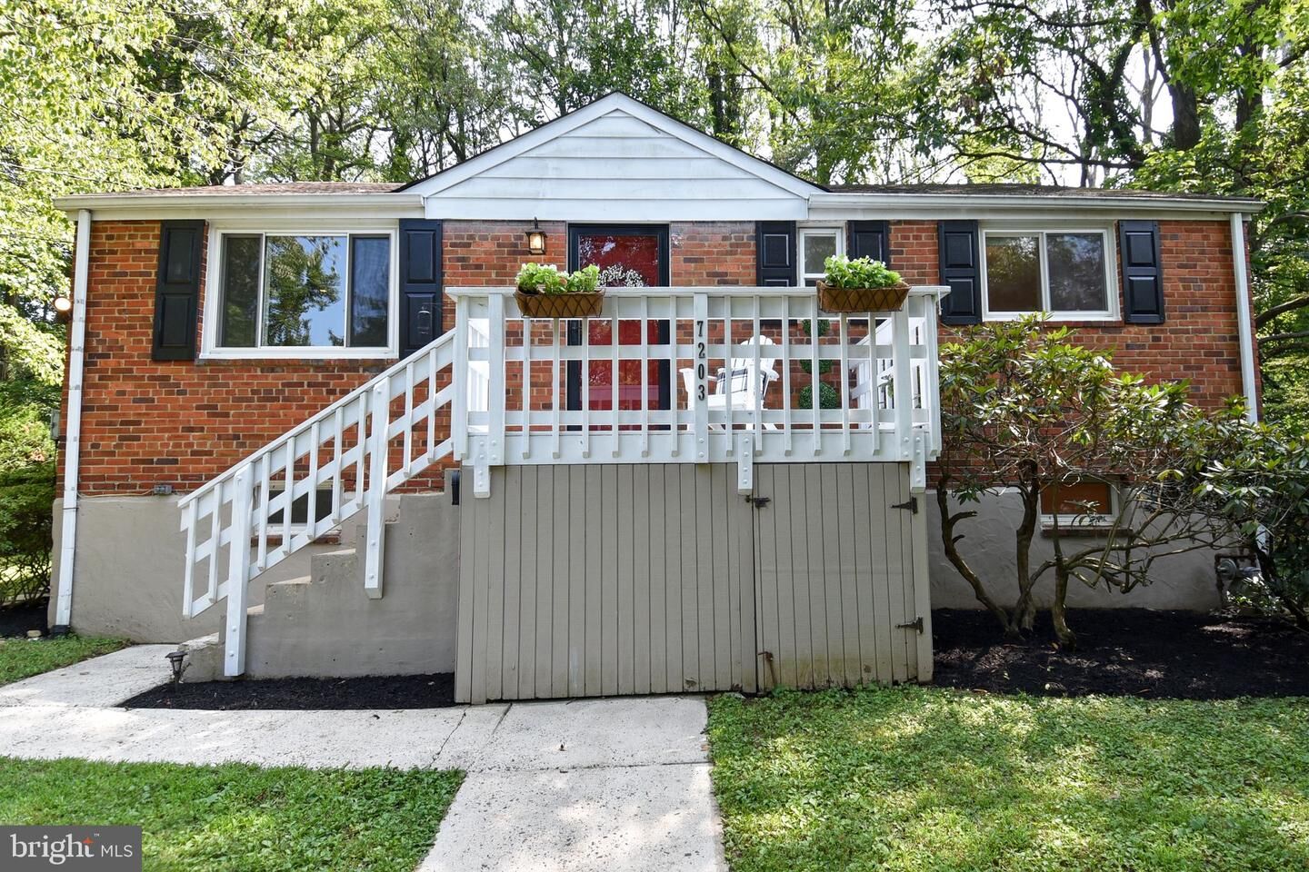 Property Photo: 7203 Arthur Drive VA 22046
