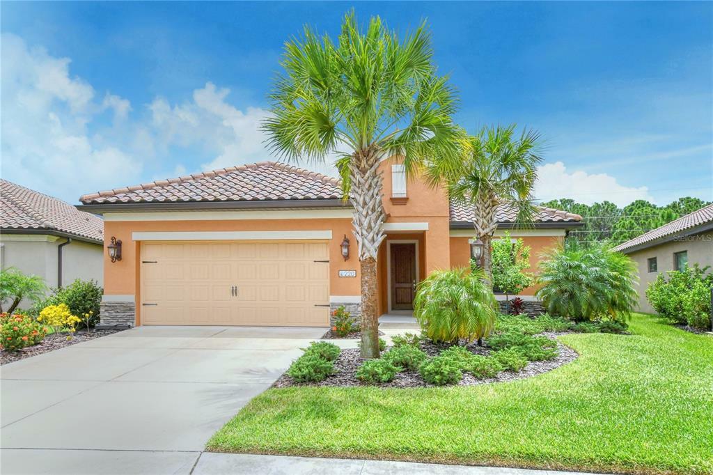 Property Photo: 220 Benedetto Court FL 34275