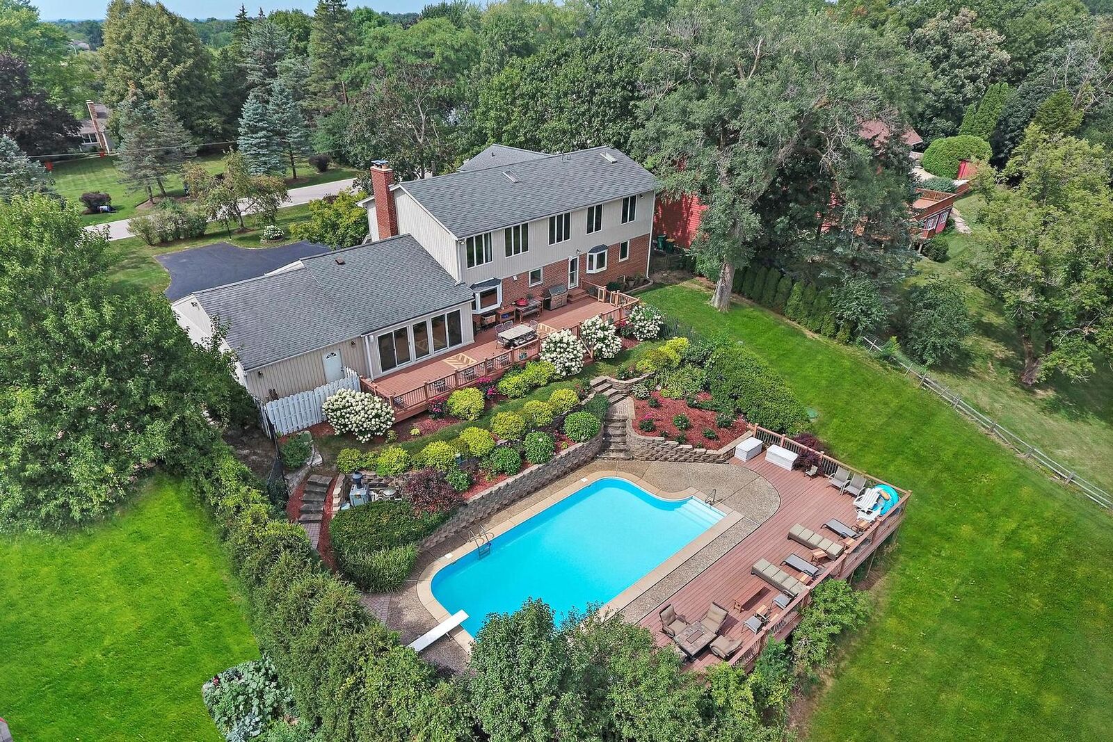 Property Photo: 24235 N Grandview Drive IL 60010