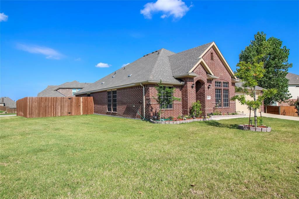 Property Photo:  8704 Grazing Lane  TX 76123 