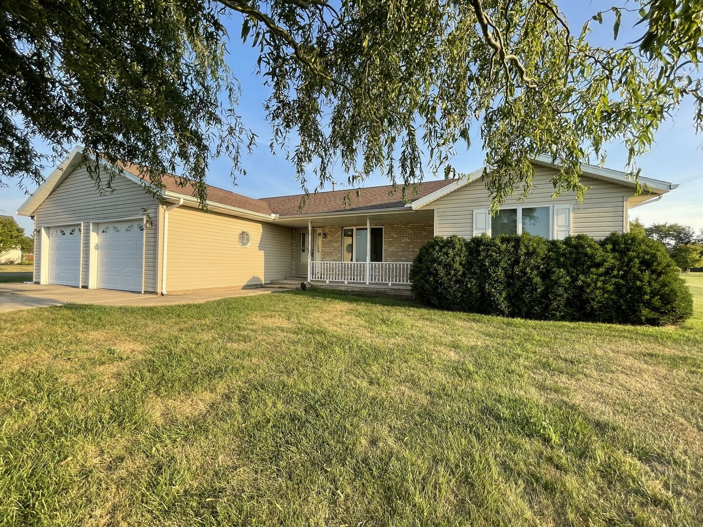 Property Photo: 101 W Ririe Place IL 61740