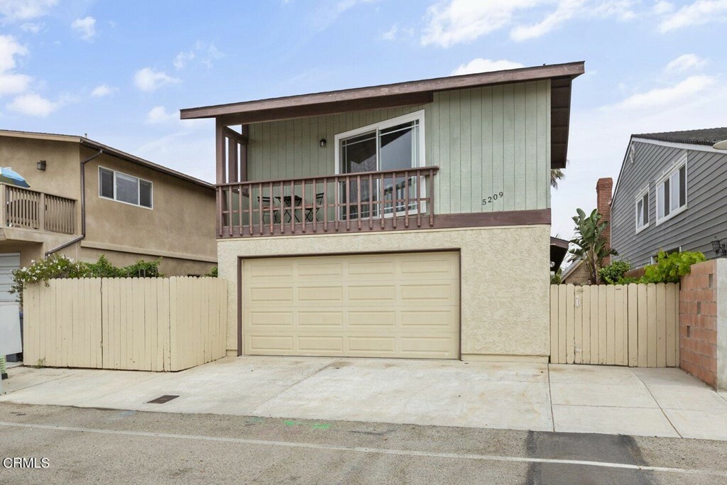 Property Photo:  5209 Wavecrest Way  CA 93035 