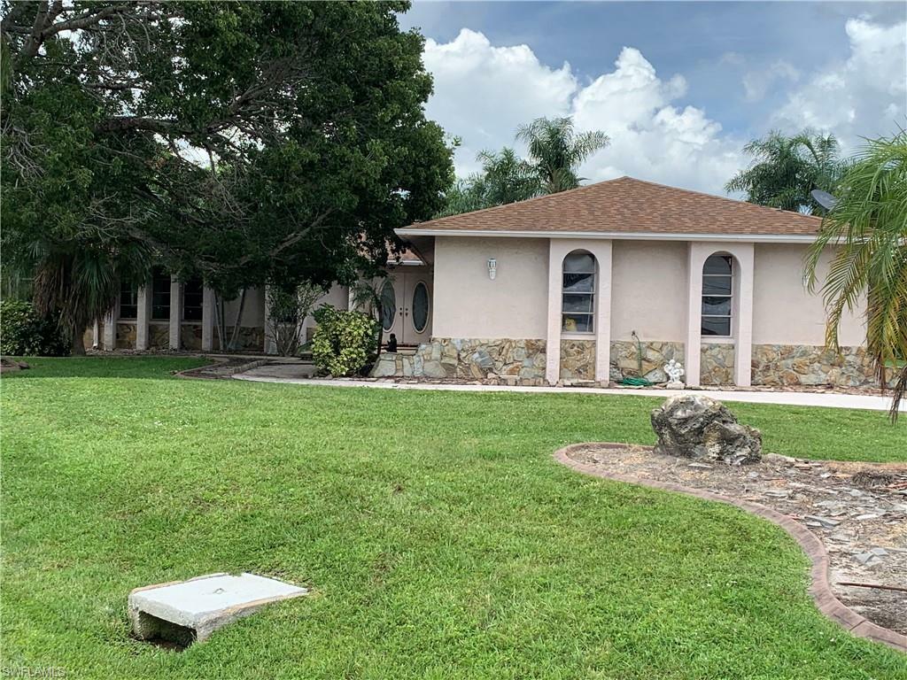 Property Photo: 2609 SE 28th Street FL 33904