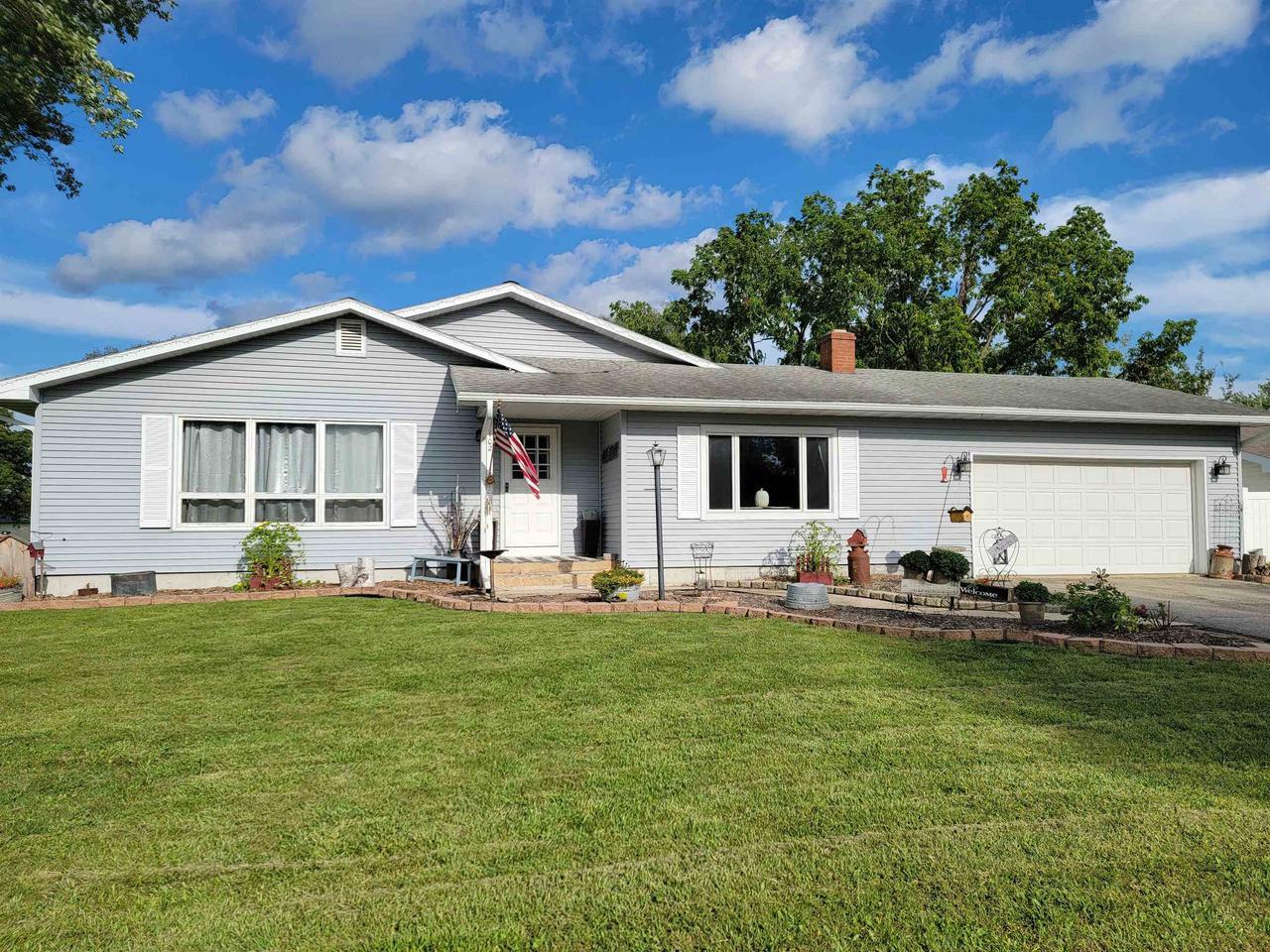 Property Photo:  102 Lakeview Ct  WI 54660 