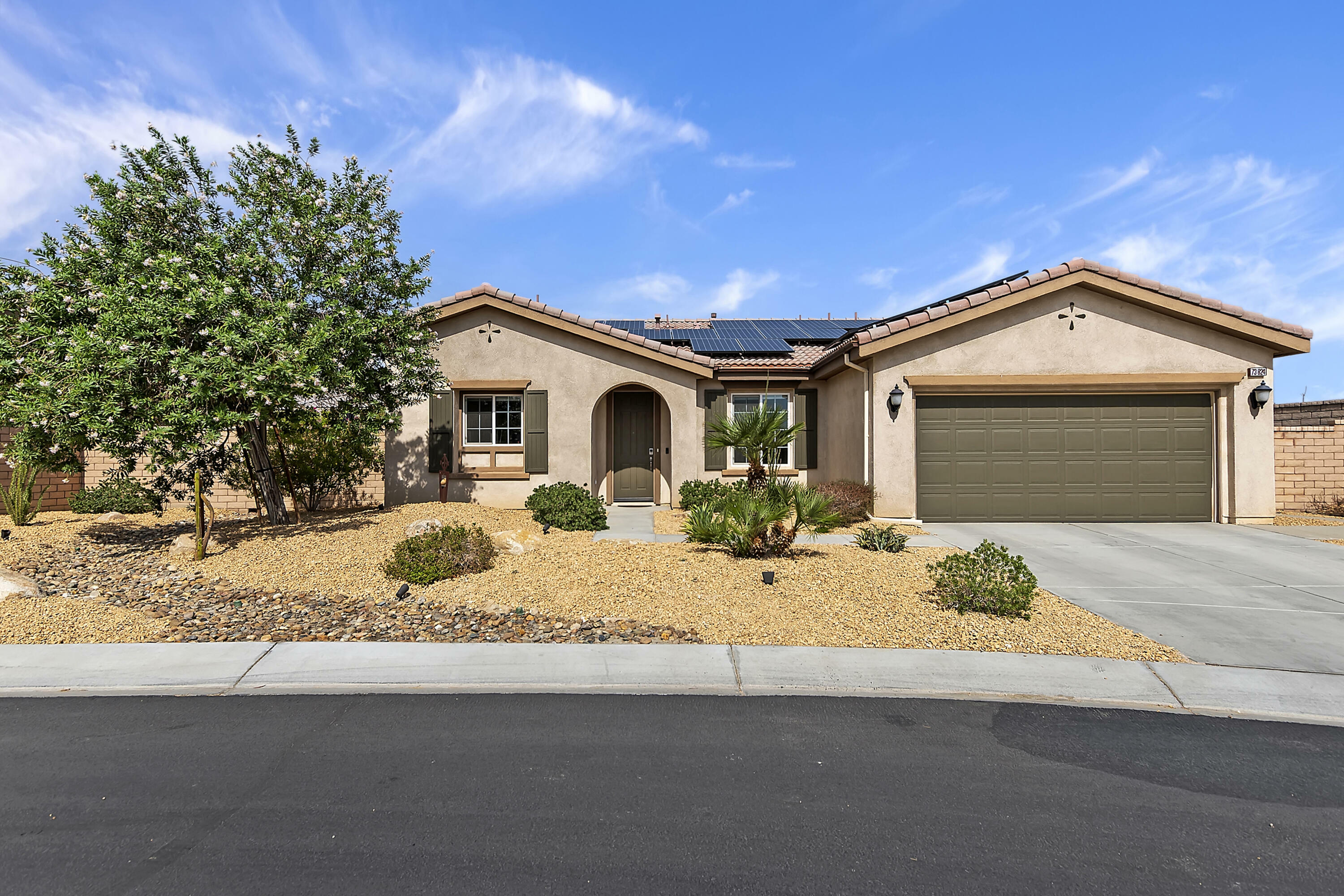 Property Photo:  73824 Da Vinci Court  CA 92211 