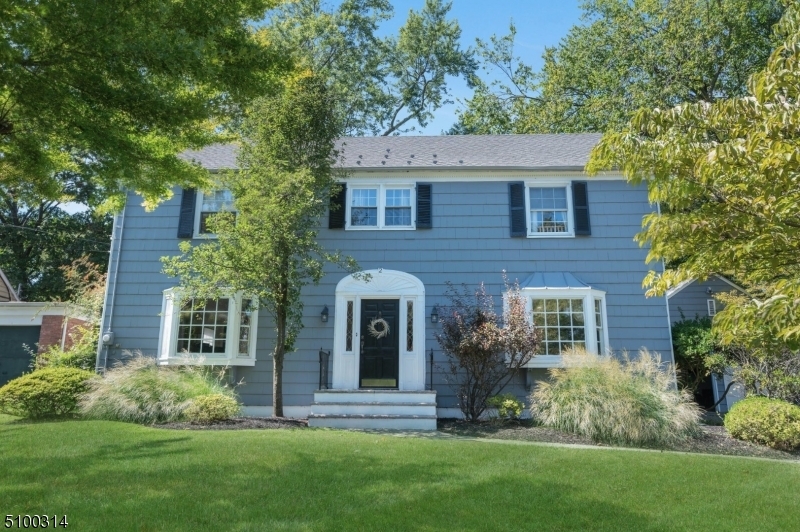 Property Photo:  2 Beverly Rd  NJ 07052 