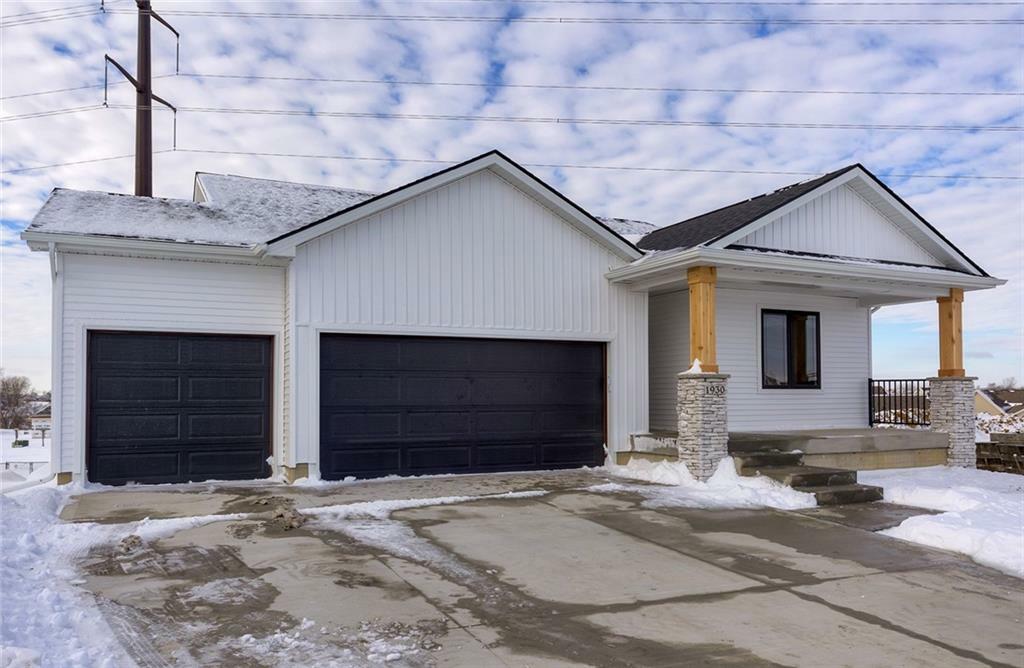 Property Photo:  1930 28th Court SW  IA 50009 