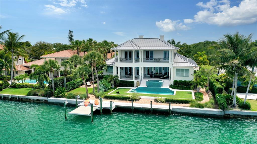 Property Photo: 582 S Spoonbill Drive FL 34236
