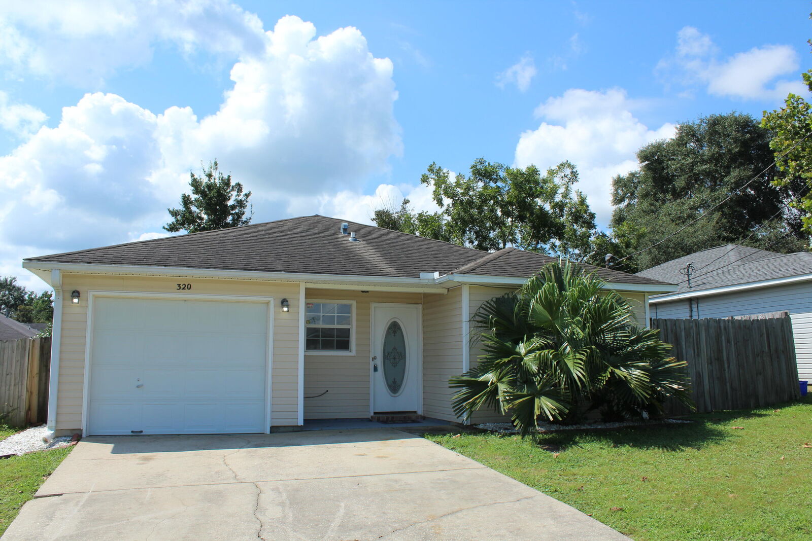 Property Photo:  320 Apple Drive  FL 32536 