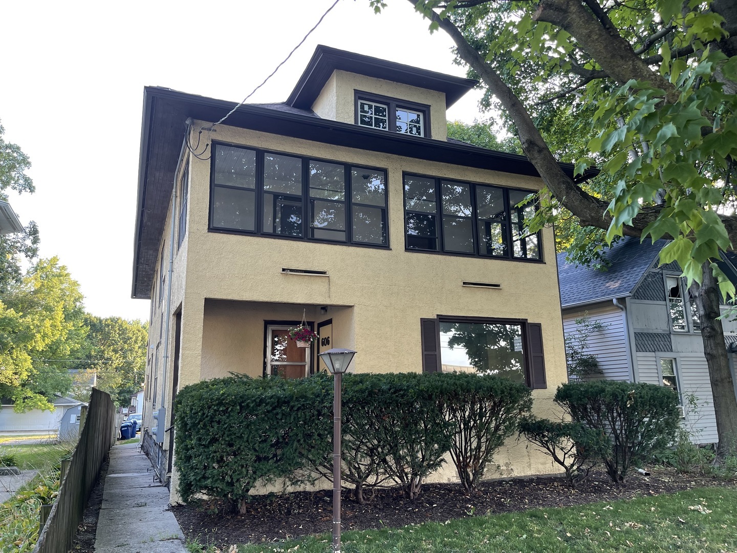 Property Photo:  606 Grove Street  IL 60115 