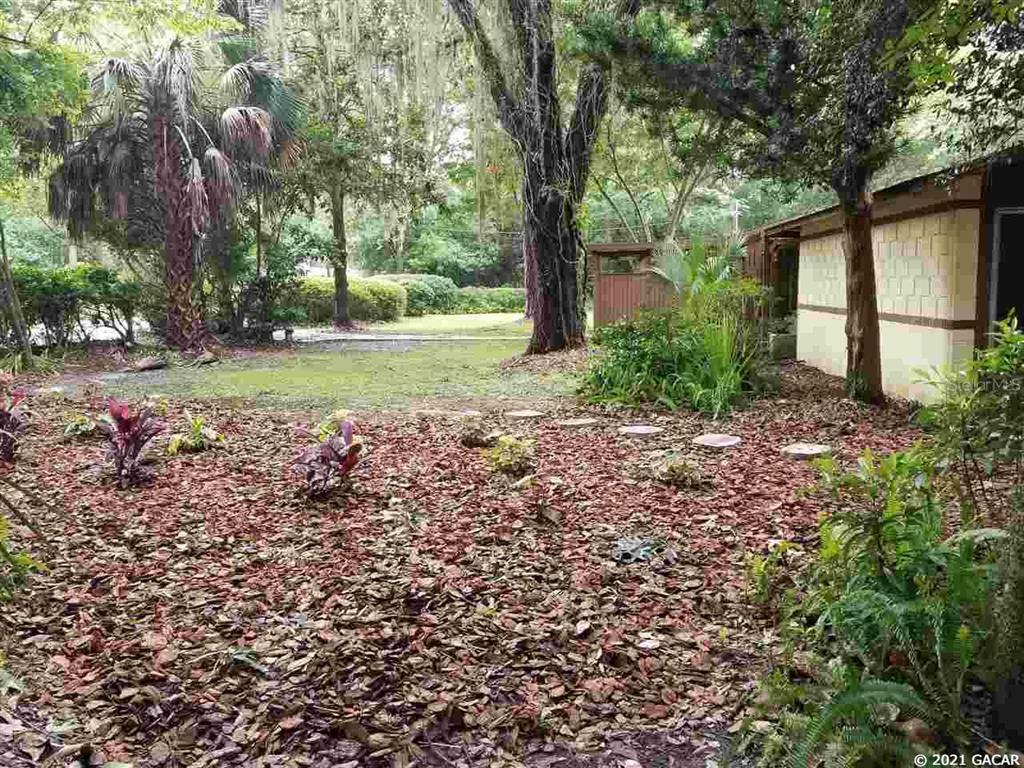 Property Photo:  10 SW 41st Street  FL 32607 