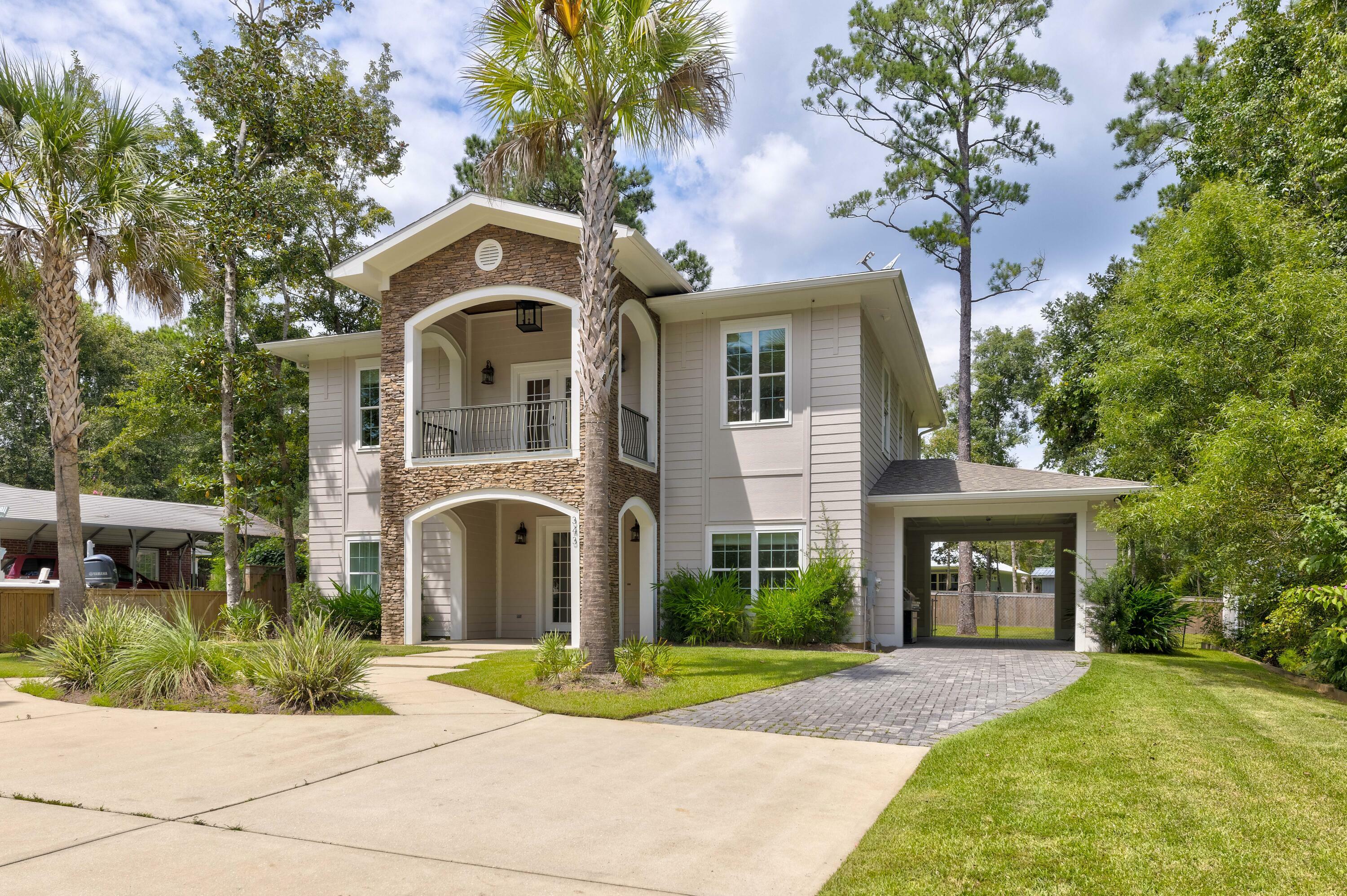 Property Photo: 343 Shoreline Drive FL 32439