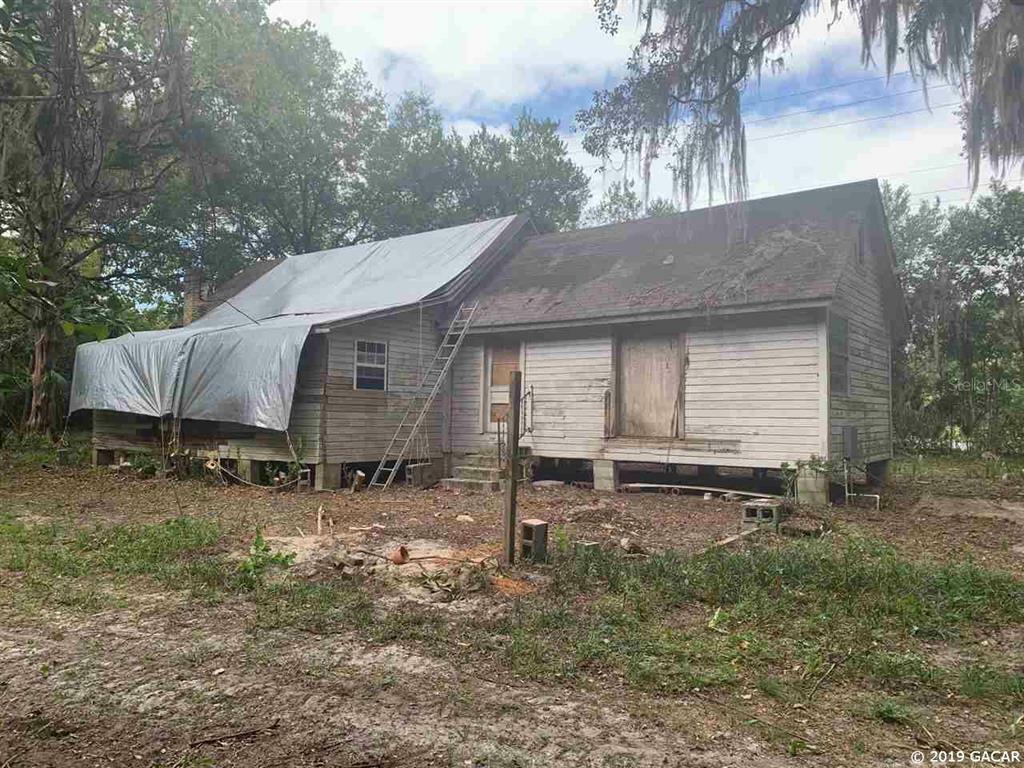 Property Photo:  5407 SE Hawthorne  FL 32641 