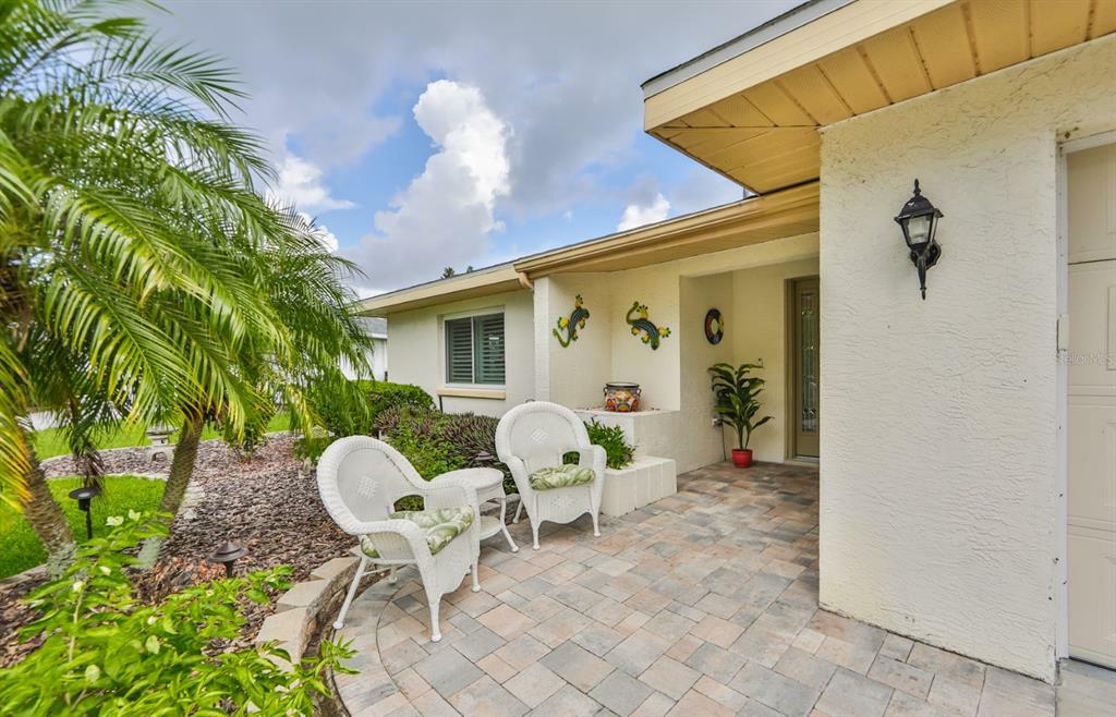 Property Photo:  1306 Leland Drive  FL 33573 