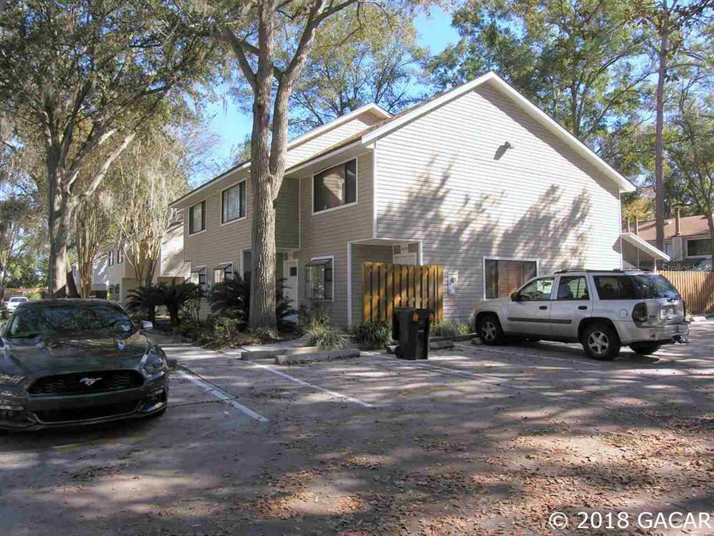 Property Photo:  6211 SW 8th Place  FL 32607 