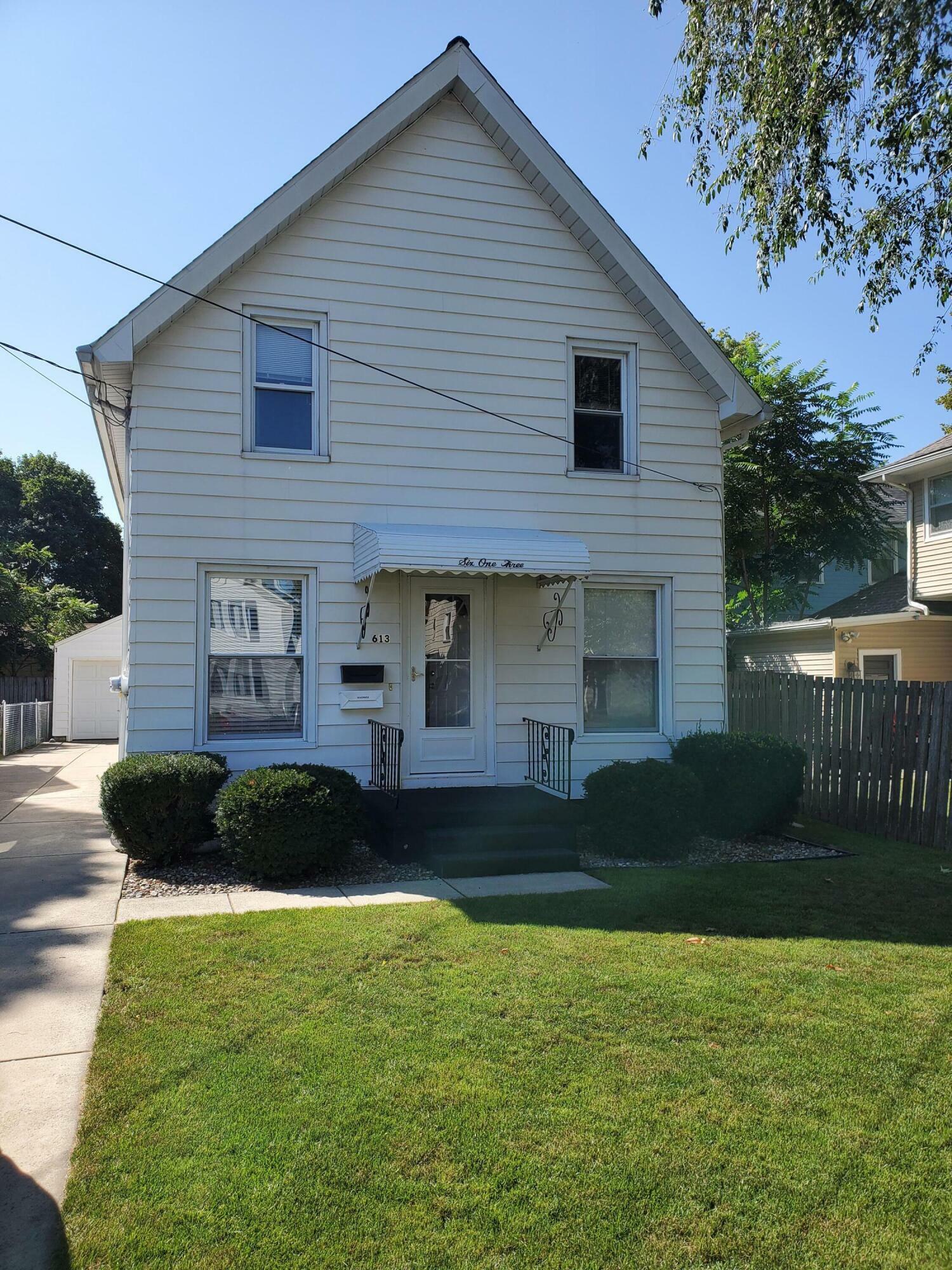 Property Photo:  613 Union Street  MI 49203 