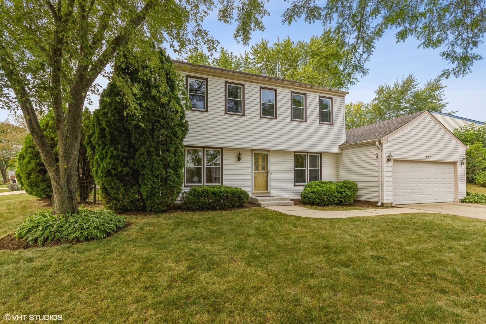 Property Photo:  301 Appleton Drive  IL 60061 