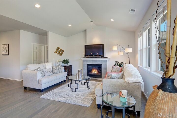 Property Photo: 915 Alpine View Dr WA 98274