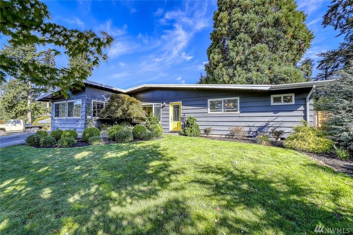 Property Photo:  704 Dolan St  WA 98310 