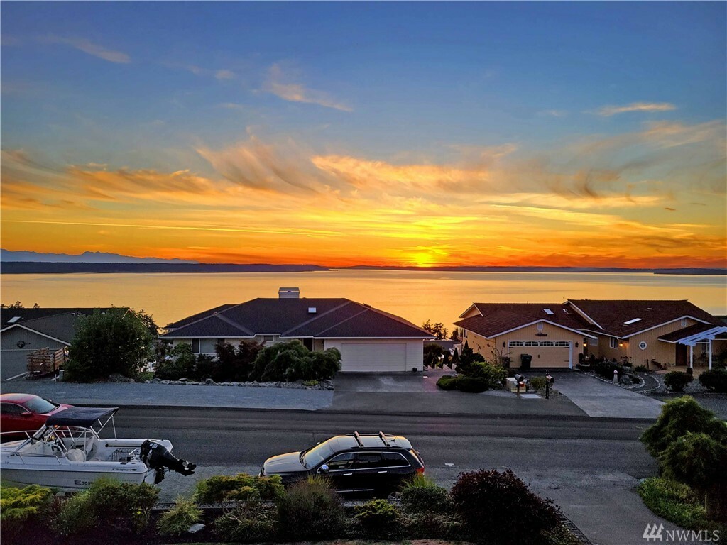 268 Grandview Ave  Camano Island WA 98282 photo