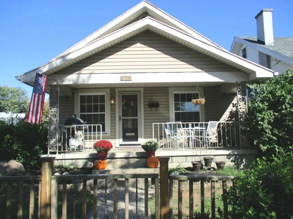 Property Photo:  528 Pearl Street  IN 47374 