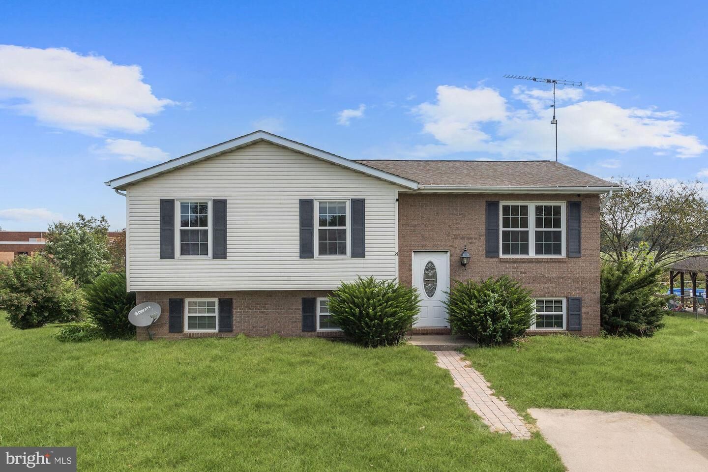 Property Photo: 8 Cambridge Court MD 21787