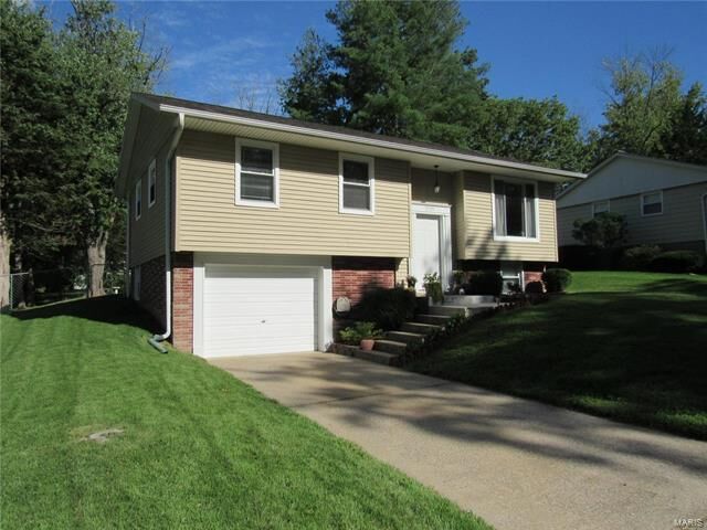 Property Photo:  5705 Sir Kay Court   62035 