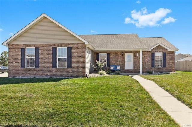 Property Photo: 1005 Peach Lane 62265