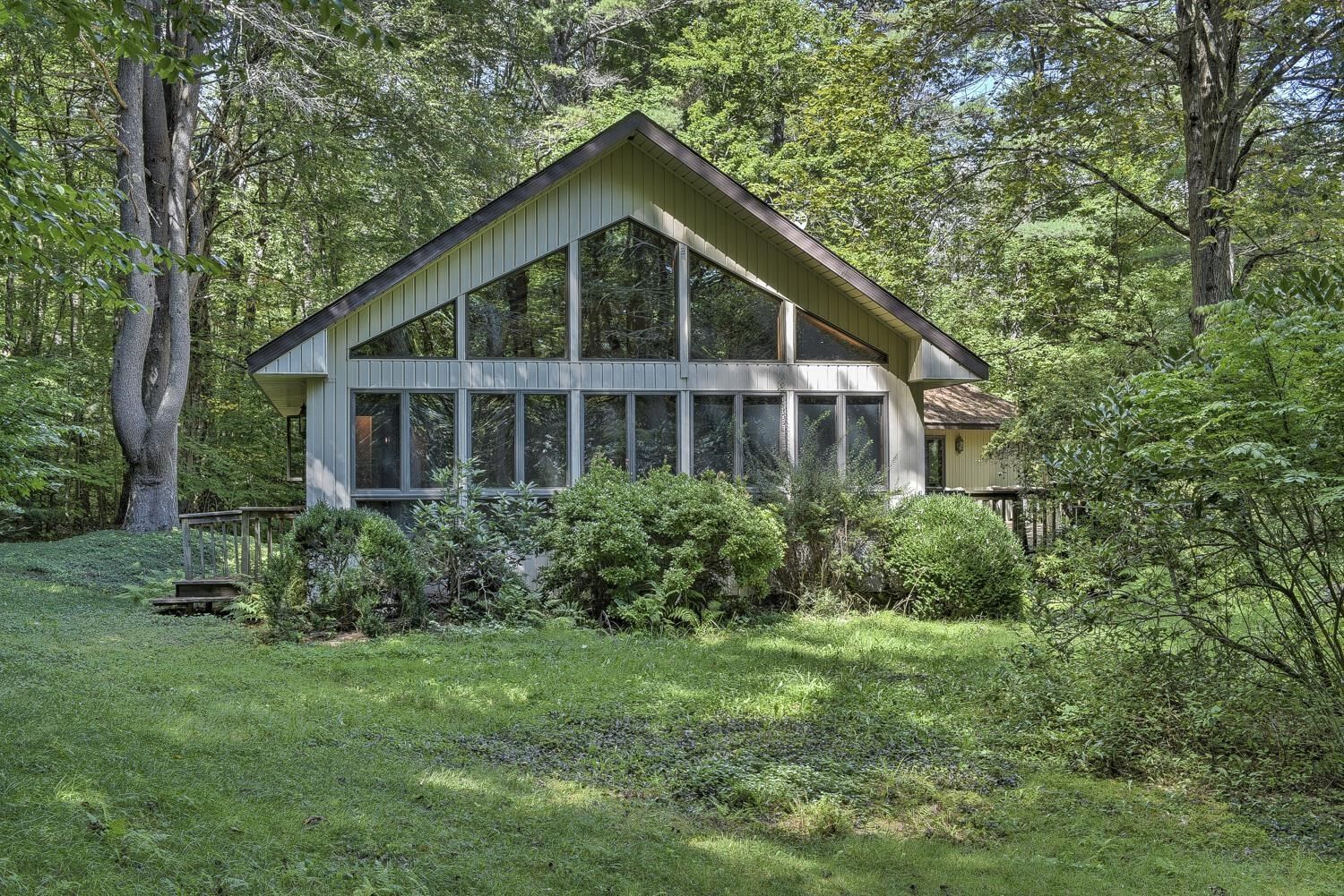Property Photo: 118 Pierce Lane NH 03467