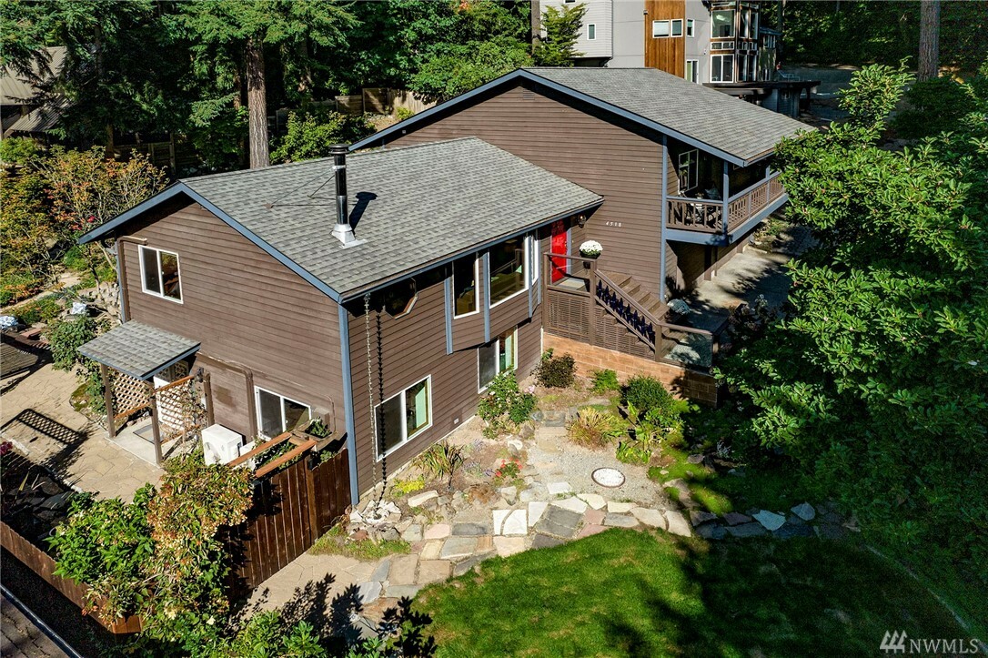 Property Photo:  4518 NE 190th Ct  WA 98155 