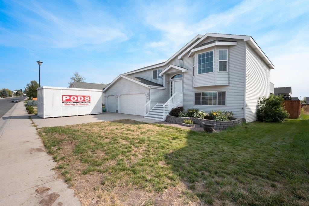 Property Photo: 516 E Tara Lee Ave WA 99022-8833