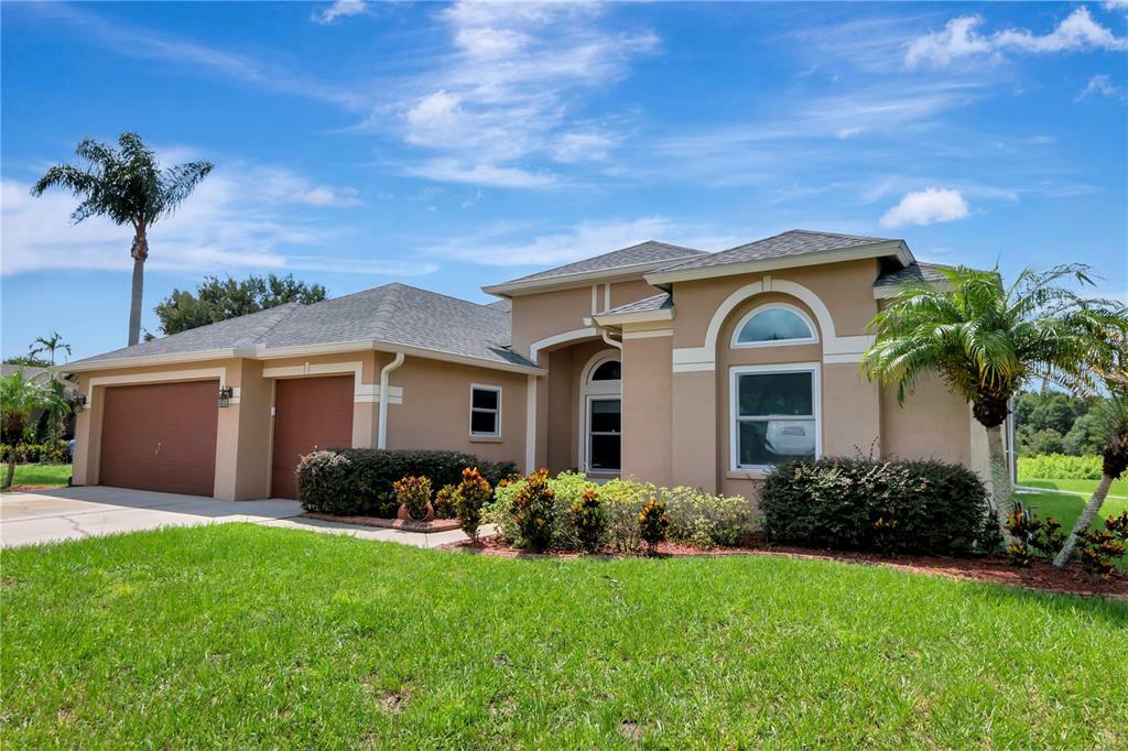 Property Photo: 10517 Anglecrest Drive FL 33569