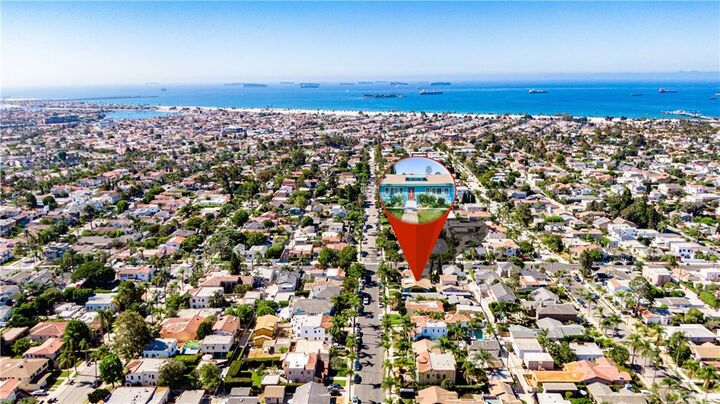 Property Photo:  305 Roycroft Avenue  CA 90814 