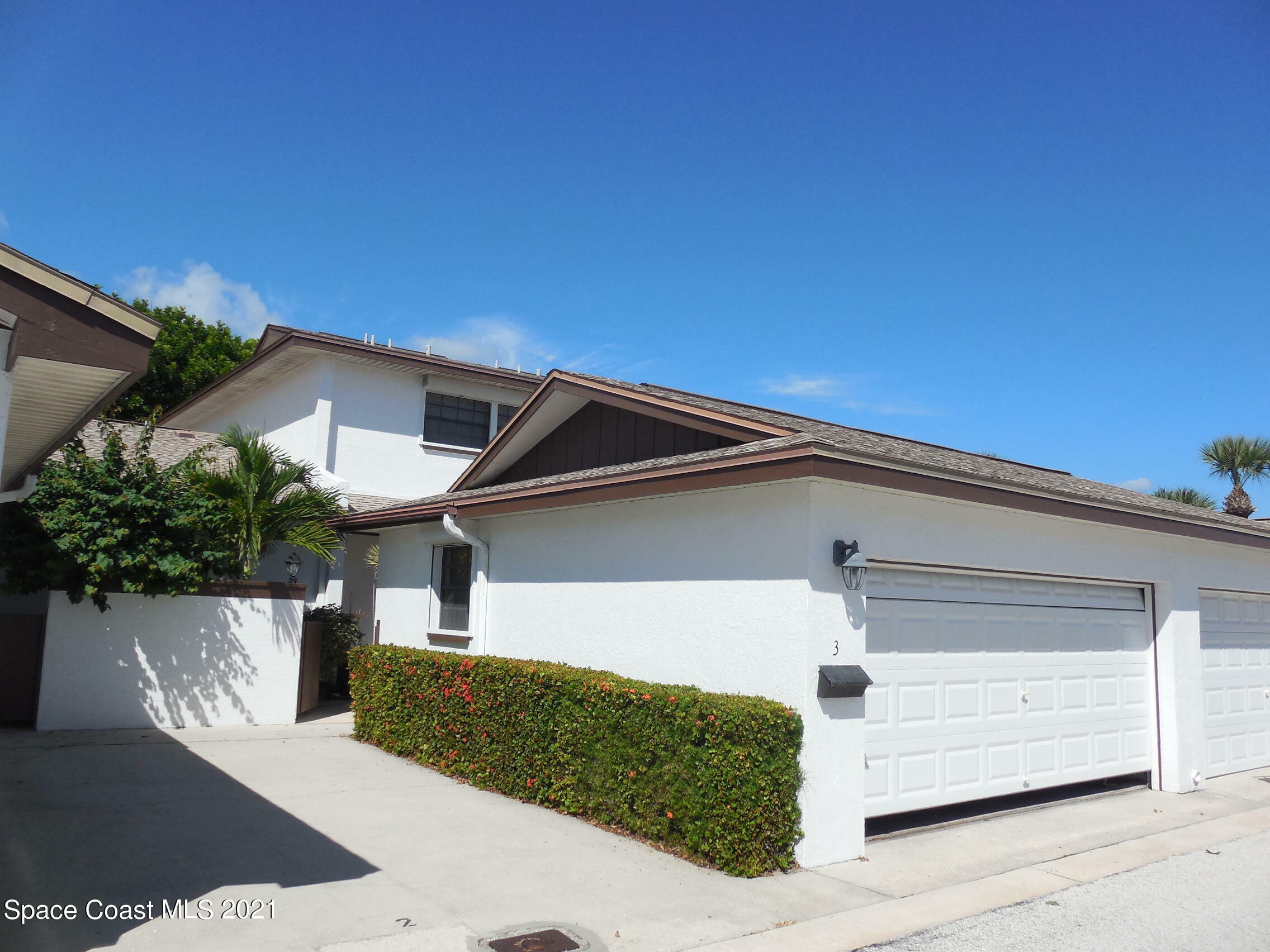 Property Photo:  290 Paradise Boulevard  FL 32903 